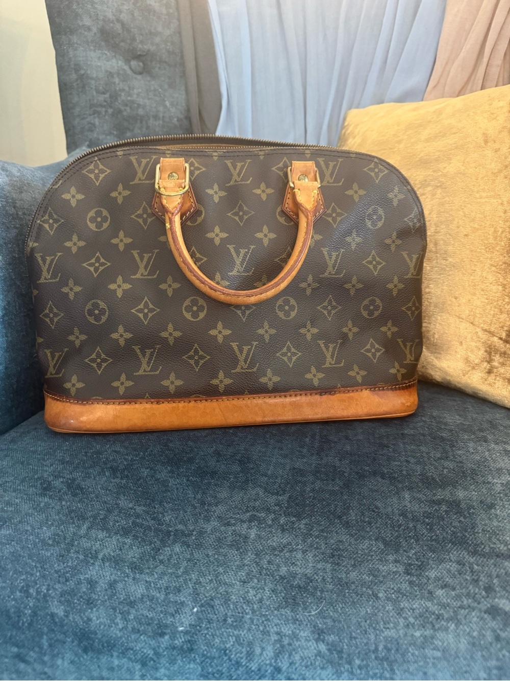 *updated condition* Authentic Louis Vuitton Alma PM